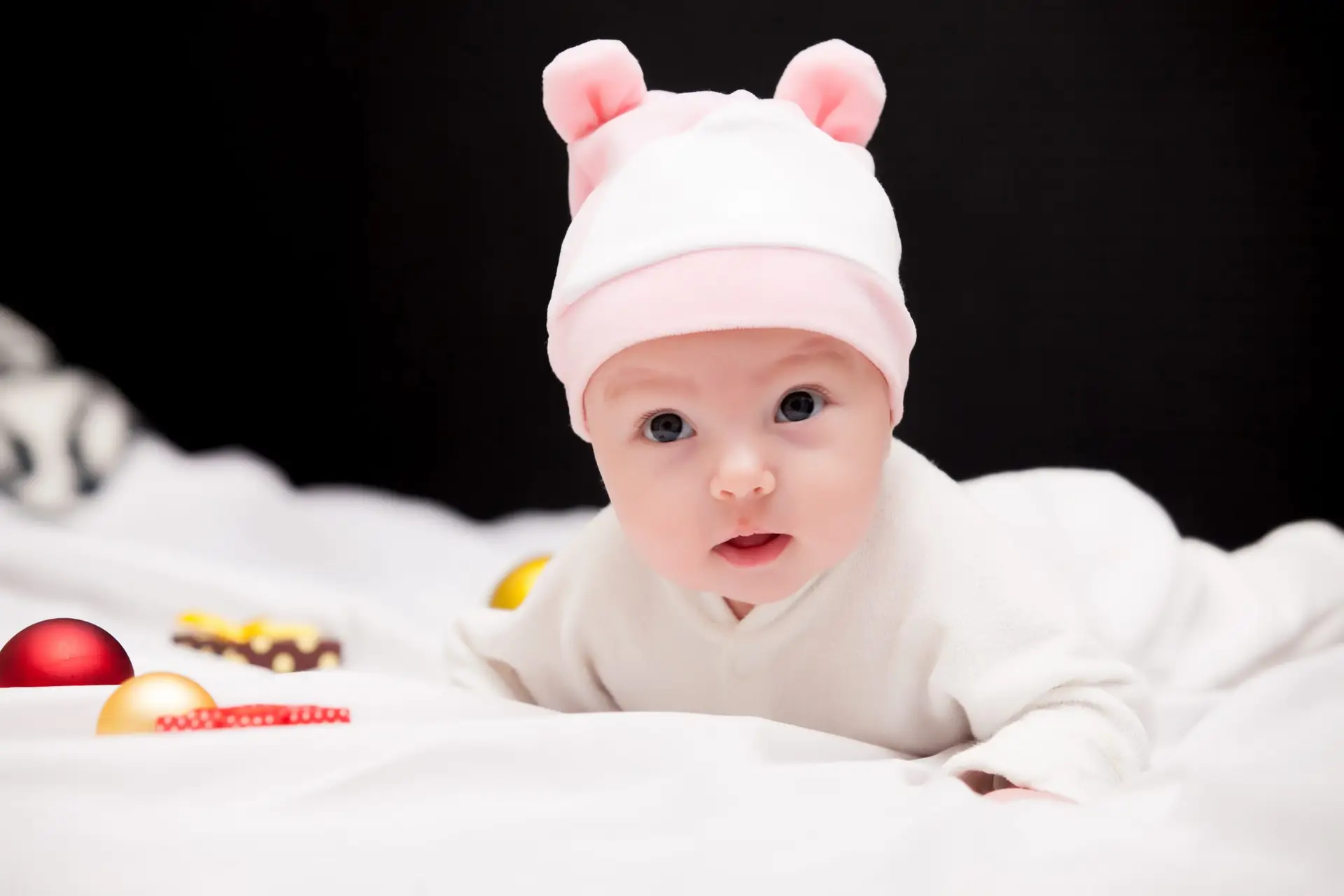 Infant Hat with Pom Pom